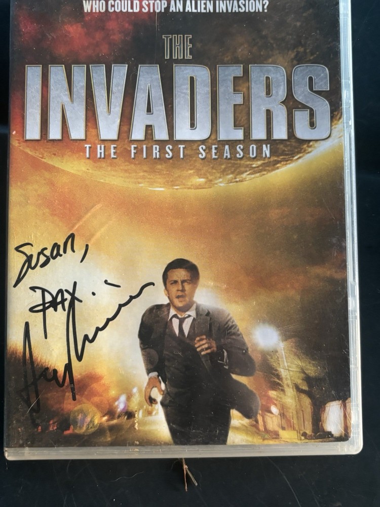 Roy Thinnes Hand Signed  The Invaders DVD Season 1