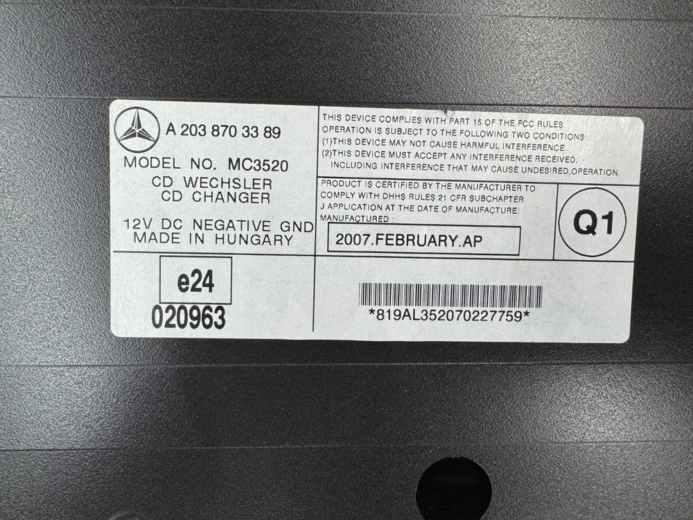 MERCEDES BENZ CD CHANGER