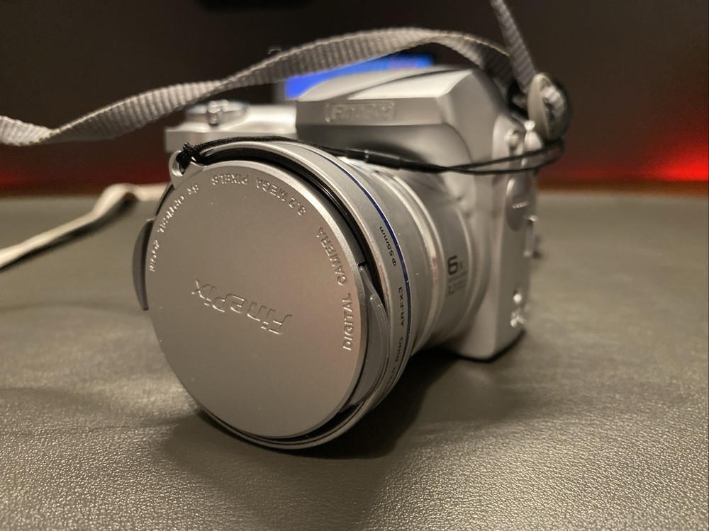 Fujifilm FinePix S304 Digital Camera Silver Working Condition