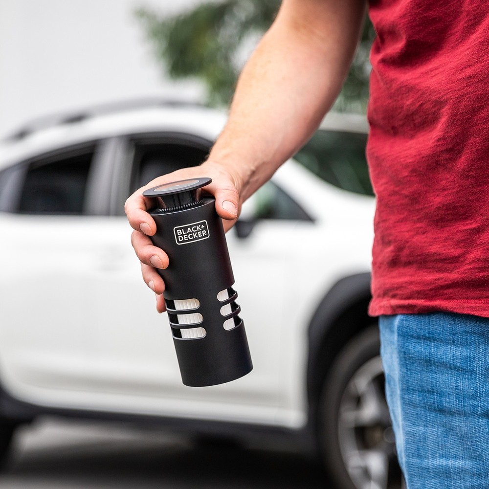BLACK + DECKER CAR / OFFICE PERSONAL AIR PURIFIER .