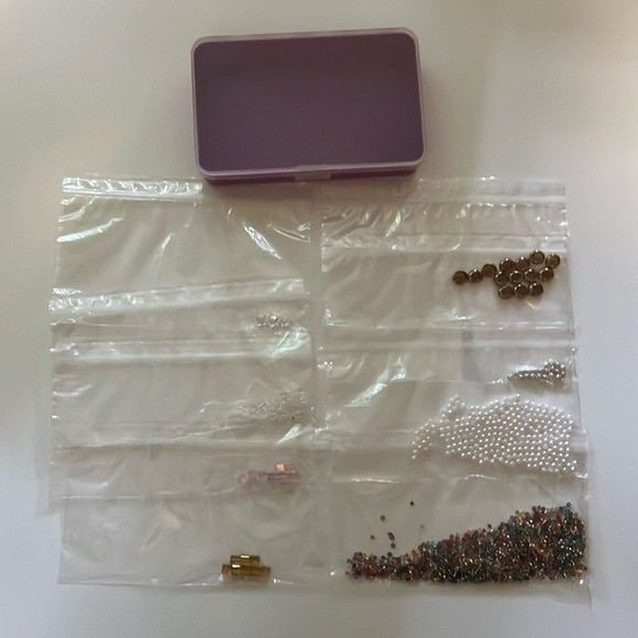 💜 Purple Storage Box with Assorted Beads