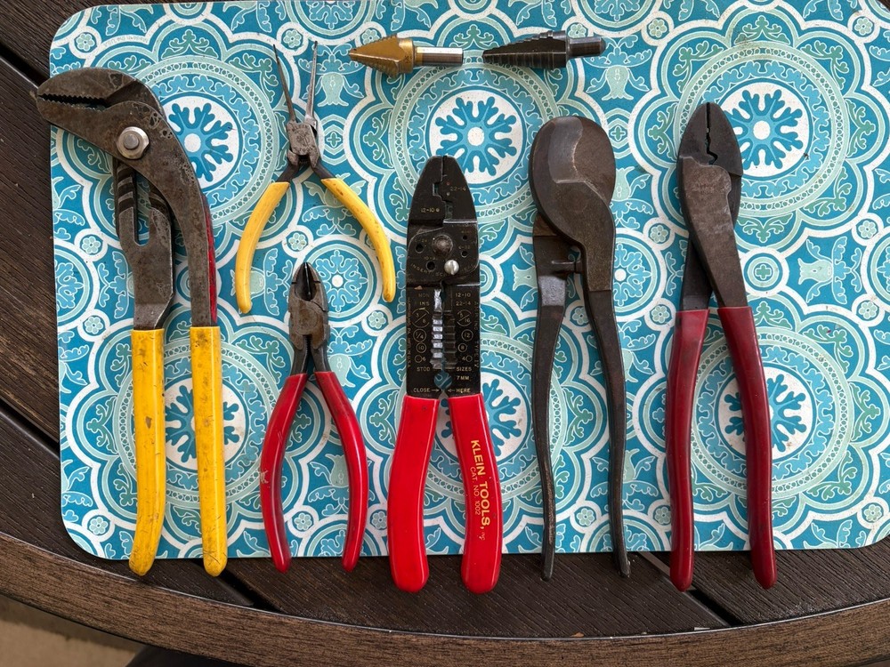 Klein Tools Electrician Tool Lot 8 Piece, Pre Owned