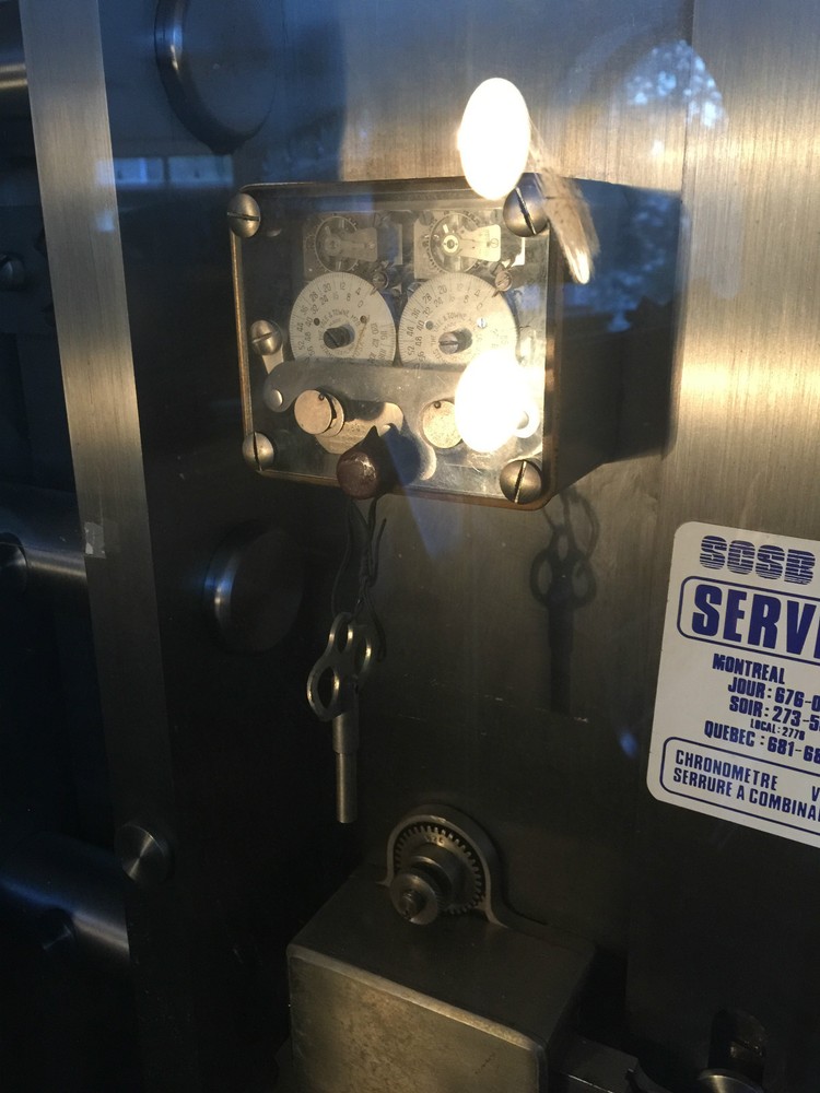 AHERN SAFE BANK VAULT DOOR BUILT BY DIEBOLD~