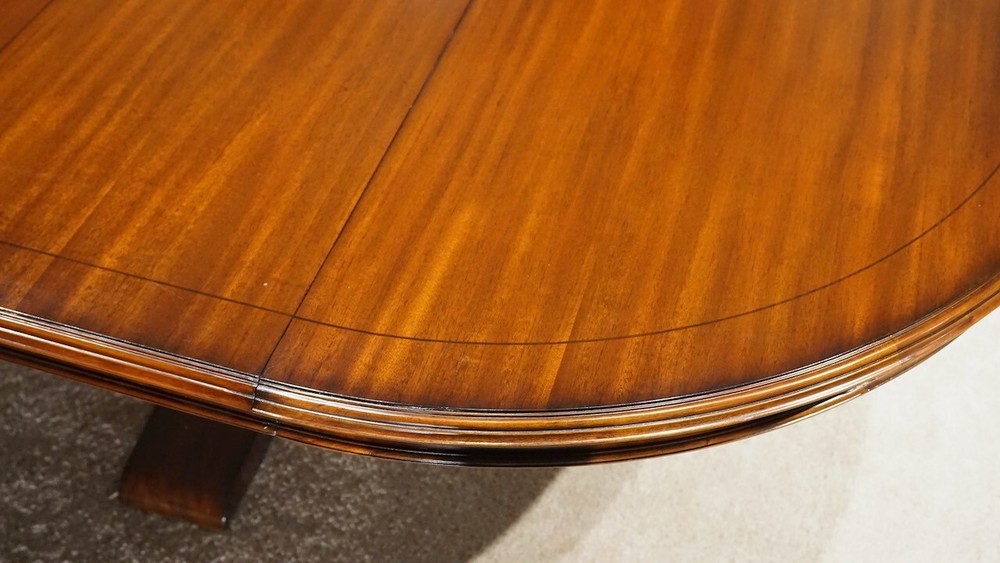Beautiful 7' transitional Mahogany oval round dining Kitchen table
