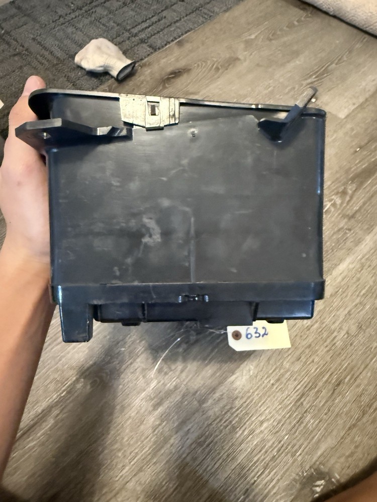 VOLVO VNL DASH GAUGE PANEL CLUSTER 22805590