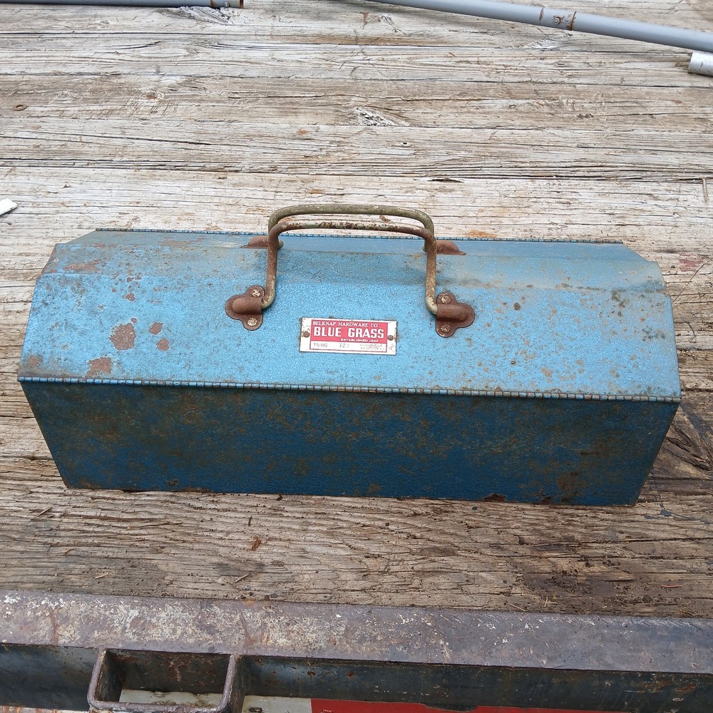 VINTAGE BELKNAP MFG. CO. BLUE GRASS TOOLS TOOL BOX, USED ORIGINAL