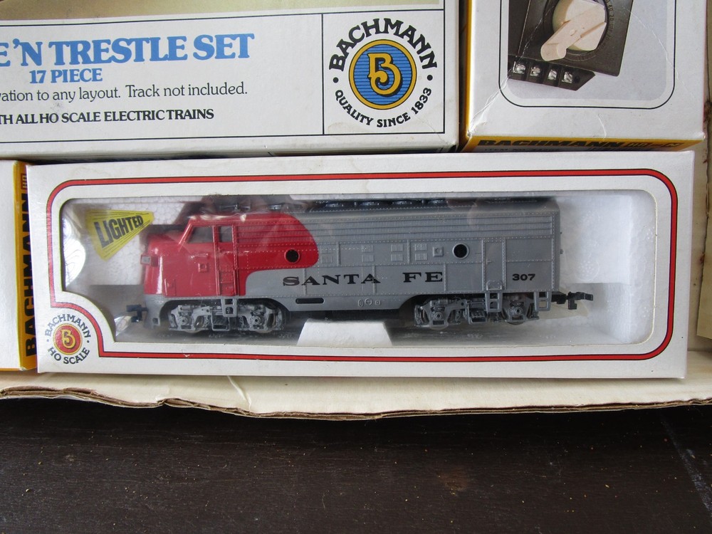BACHMANN HO SCALE SANTE FE 307 TRAIN SET KIT