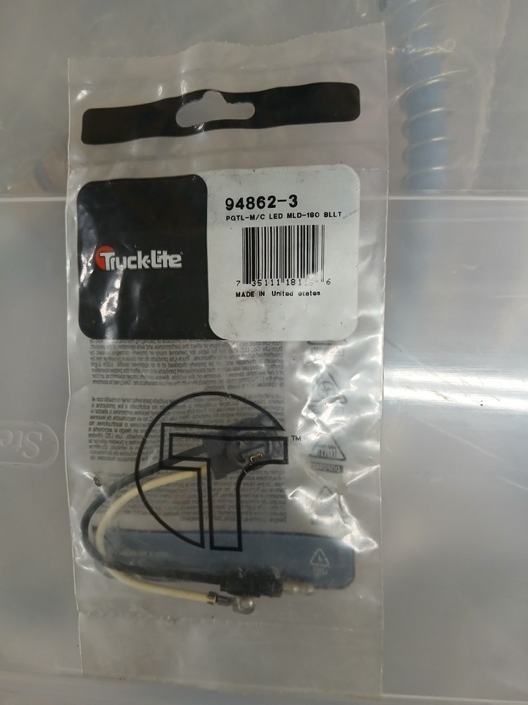 Truck-Lite  Stop / Turn / Tail Plug  94862