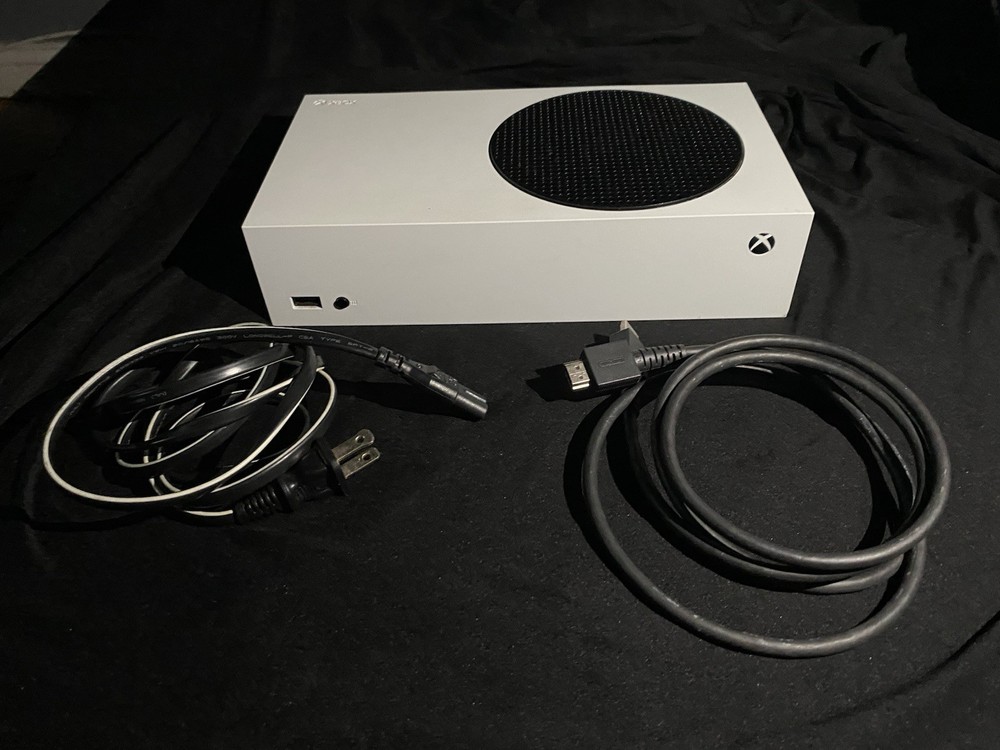 *READ DESC Microsoft Xbox Series S (COMES WITH CONTROLLER)