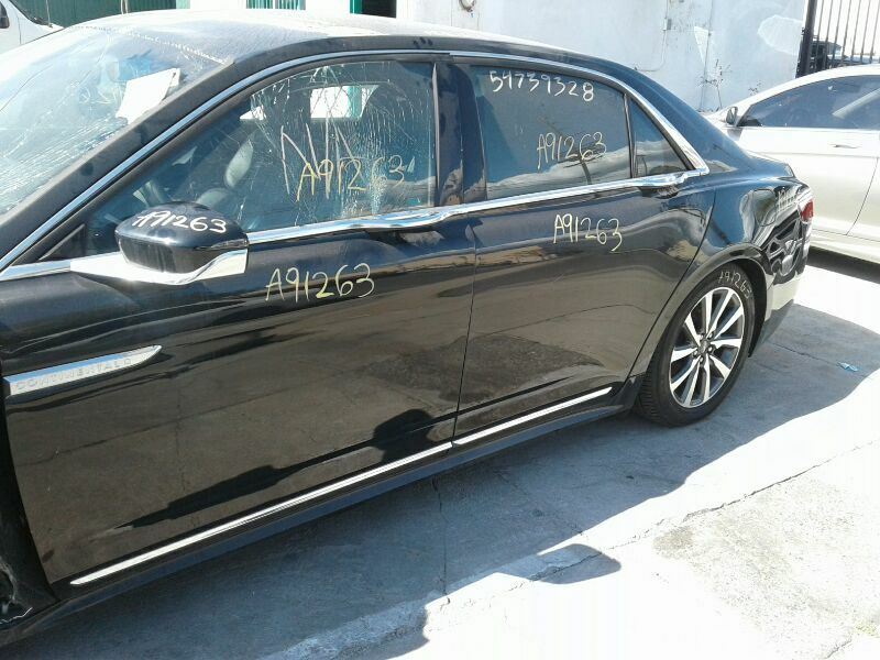 CONTINTAL 2017 Rocker Panel Moulding 76767