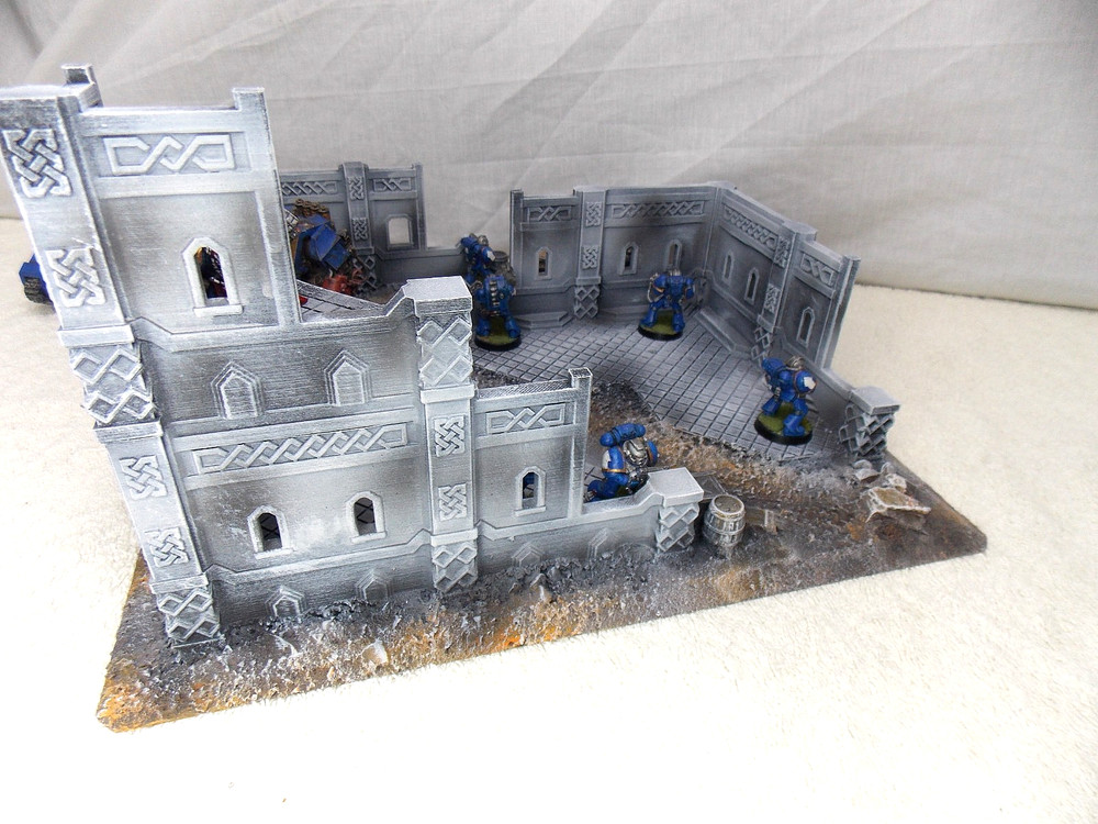WARGAMING TERRAIN PAINTED BUILDING