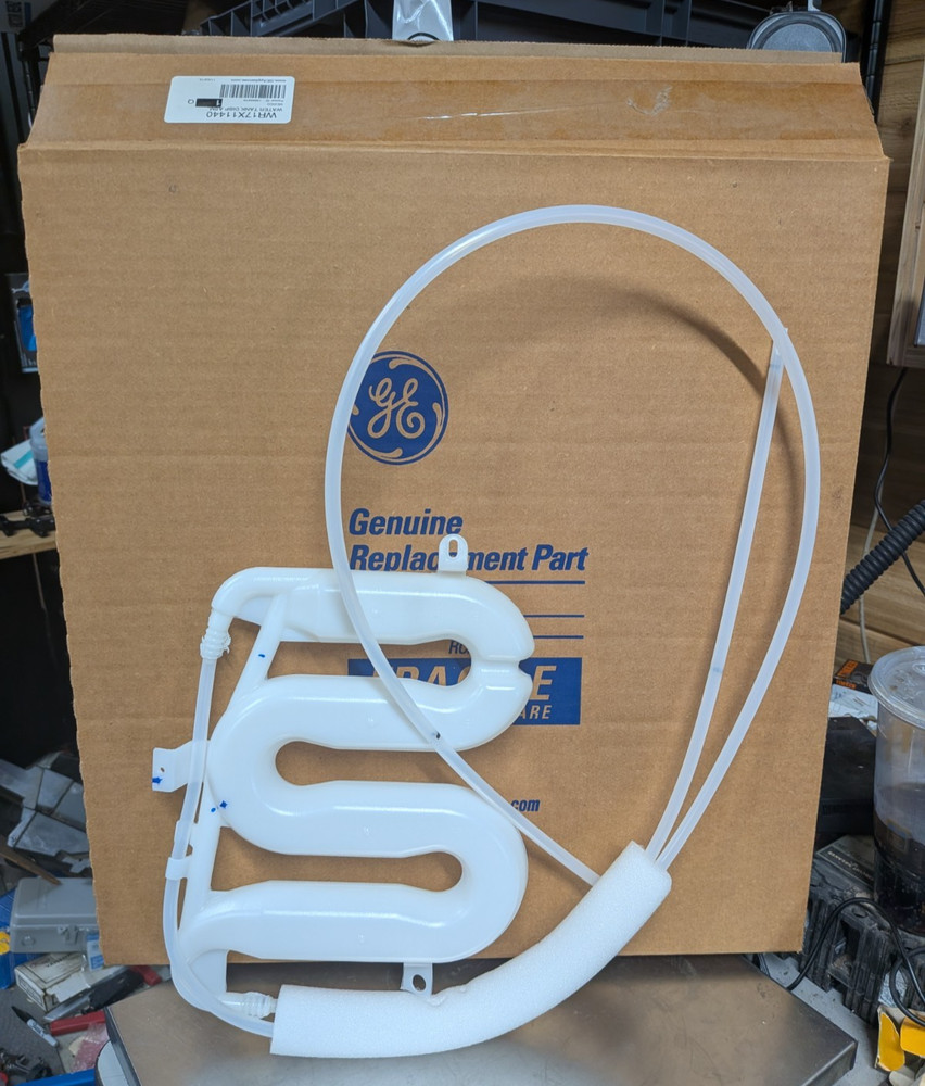 GE Refrigerator Water Tank Assembly WR17X11440