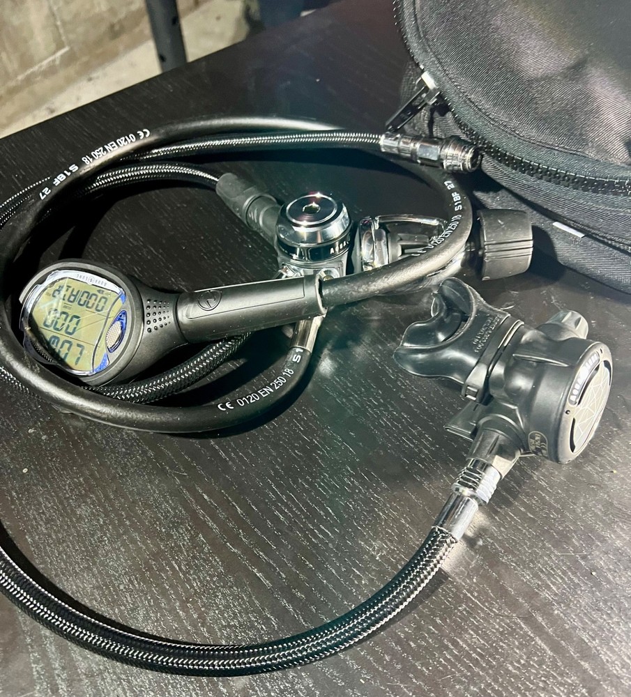 Aqual Lung Mikron w/ HOG Octo Regulators