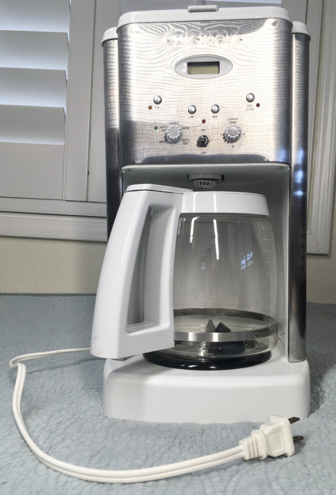 Cuisinart Brew Central Programmable Coffeemaker DCC-1200W Excellent !