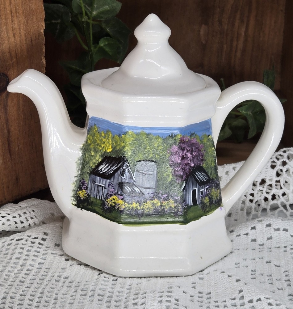 ceramic tea pot w/ summer barn (26004) hand painted