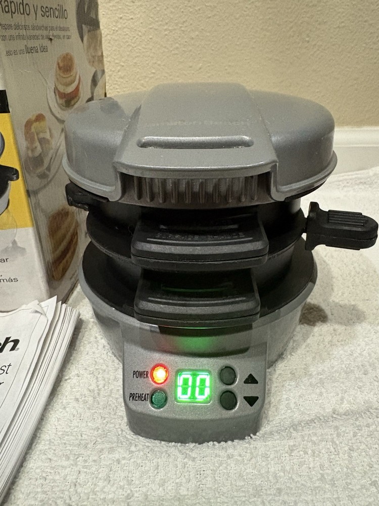 Hamilton Beach Quick and Easy Breakfast Sandwich Maker Model 25478R Non Stick