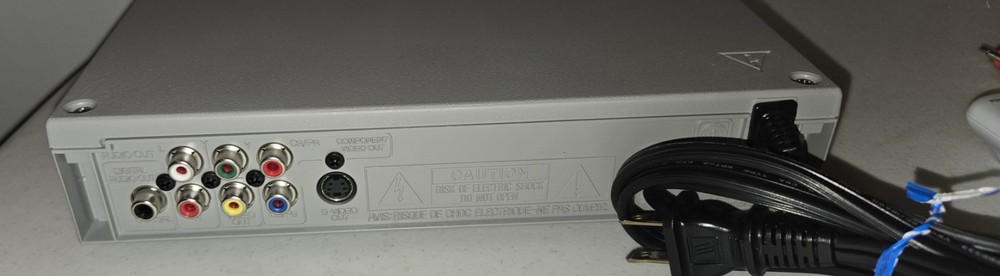 MAGNAVOX MSD124 DVD Player With Remote Powers Up - NOT TESTED