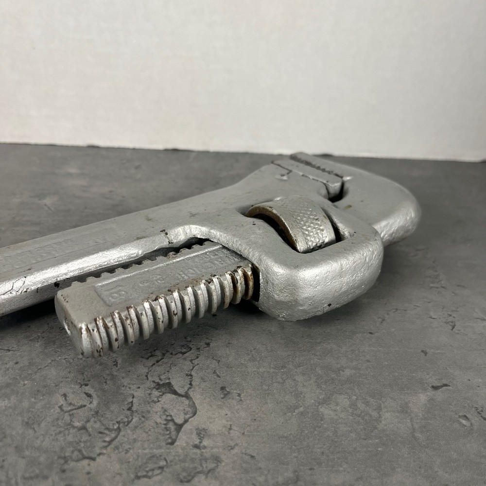 Walworth 18 Inch Heavy Duty Pipe Wrench Silver Adjustable Tool