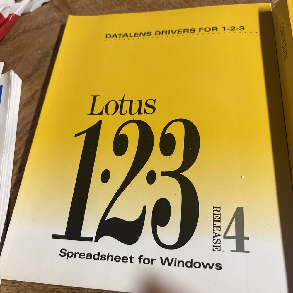 Lotus 123 Spreadsheet for Windows Release 4 Guide for Upgraders User's Guide