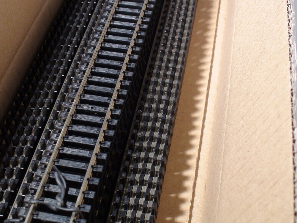 HO ATLAS # 168 CODE 100 BLACK TIES SUPER FLEX TRACK 25 PCS