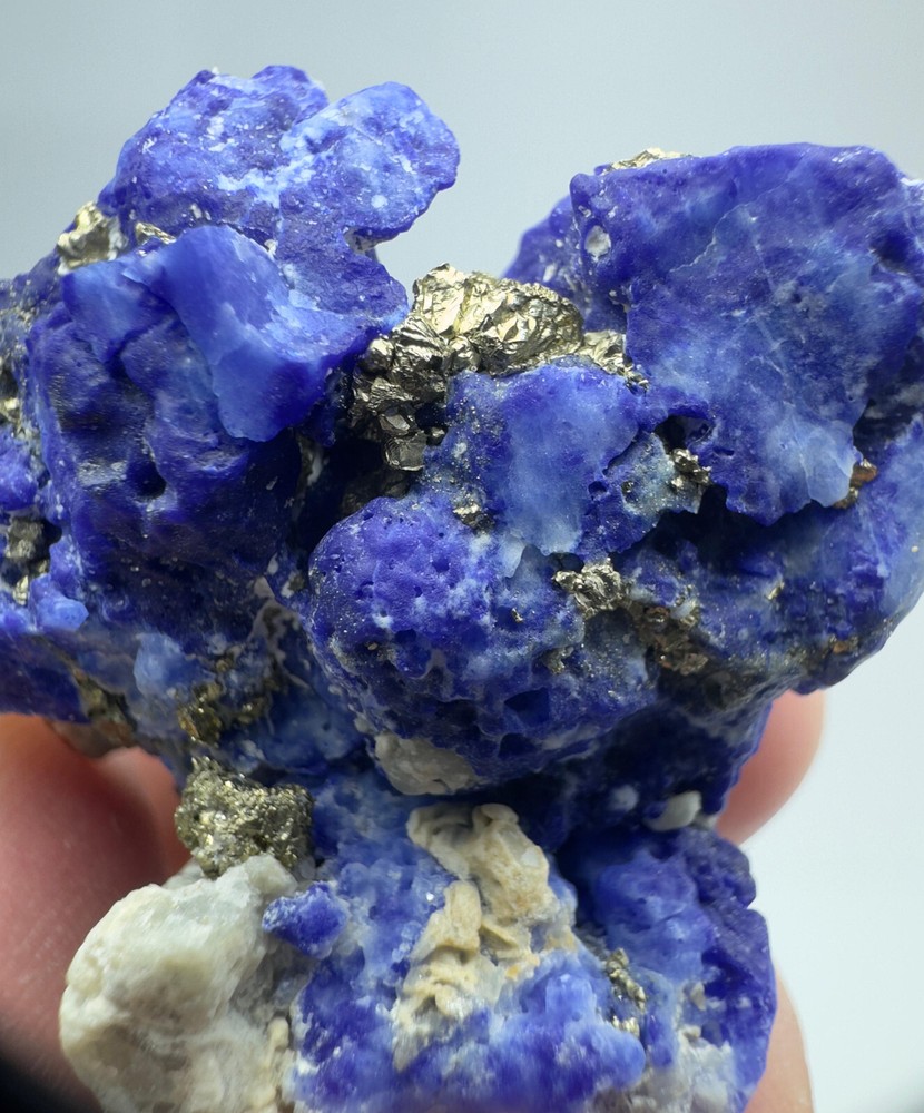 35 Gram Fluorescent Phosphorescent Blue Hackmanite W/ Pyrite & Unknown