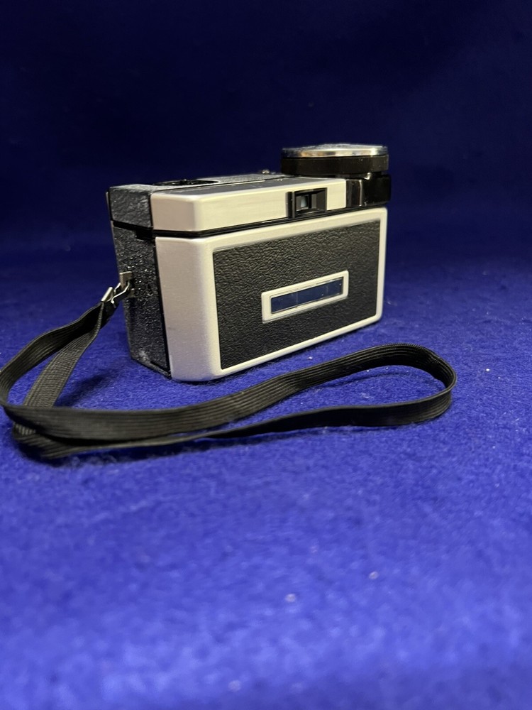 Vintage Kodak 154 Instamatic Camera with Box & Instructions untested