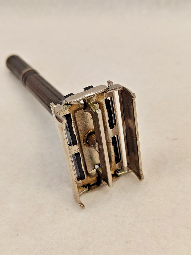 1975 Soviet adjustable razor "Rubin" in its original case