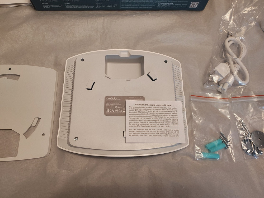 TP-Link AC1350 (EAP225) Wireless MU-MIMO Gigabit Ceiling Mount Access Point v3.8