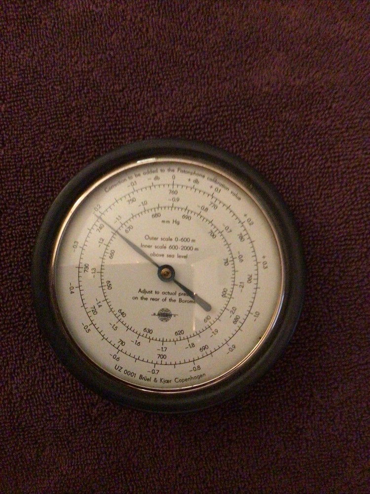 Bruel & Kjaer Barometer