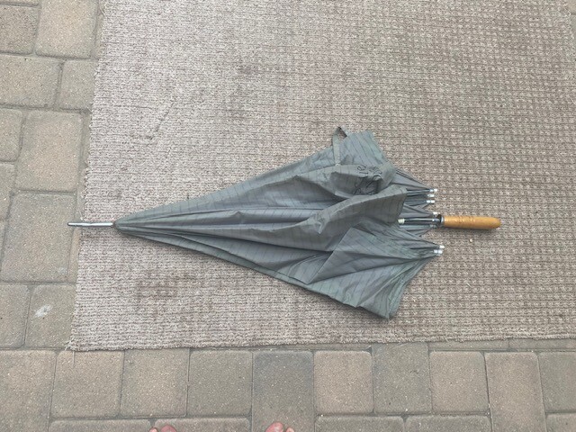 vintage golf umbrella DFS GALLERIA VANCOUVER