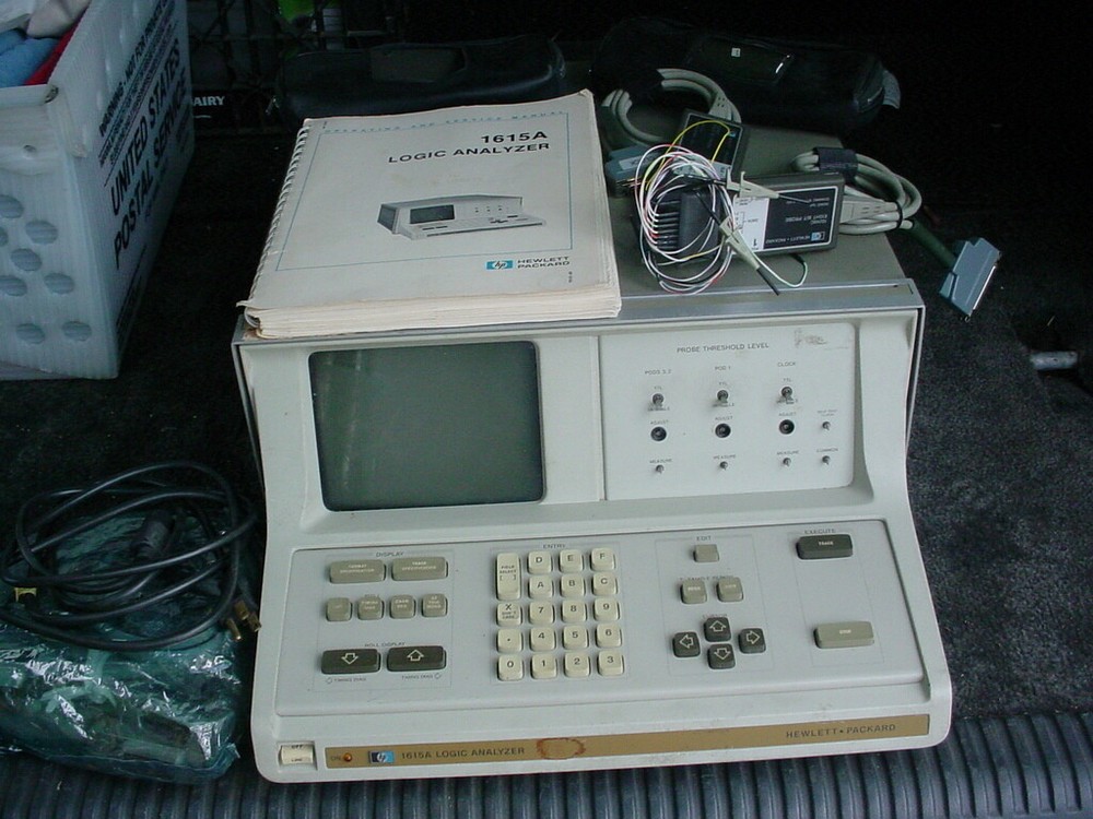 HP 1615A Logic Analyzer with Pods and manual