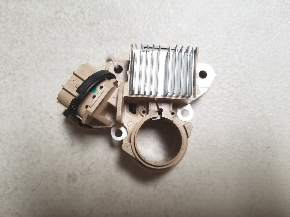 New Alternator Voltage Regulator 5648111D, IM564