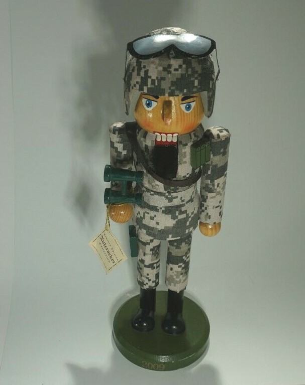 Wooden Limited Edition Nutcracker 14" Solder 2009 Target Brands