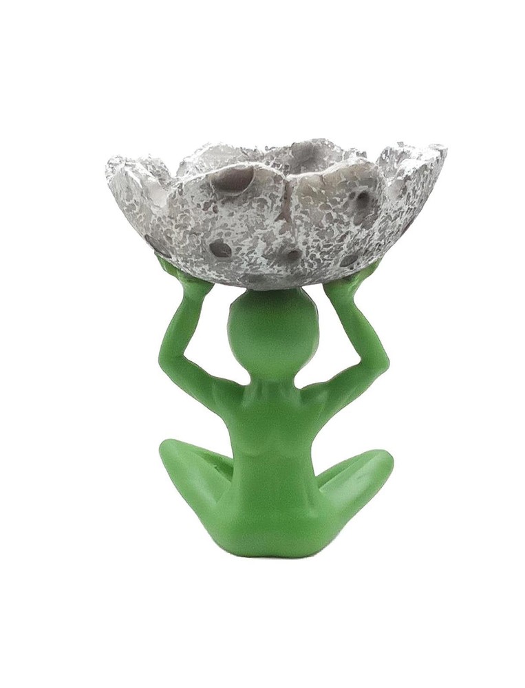 Sci-Fi Alien with Moon Ashtray – Cosmic Decor with UFO Vibes