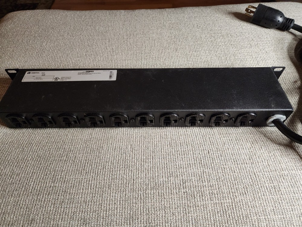 VERTIV GEIST BASIC 10-OUTLET L5-20P10 HORIZONTAL RACK-MOUNTABLE 29584 Power Dist