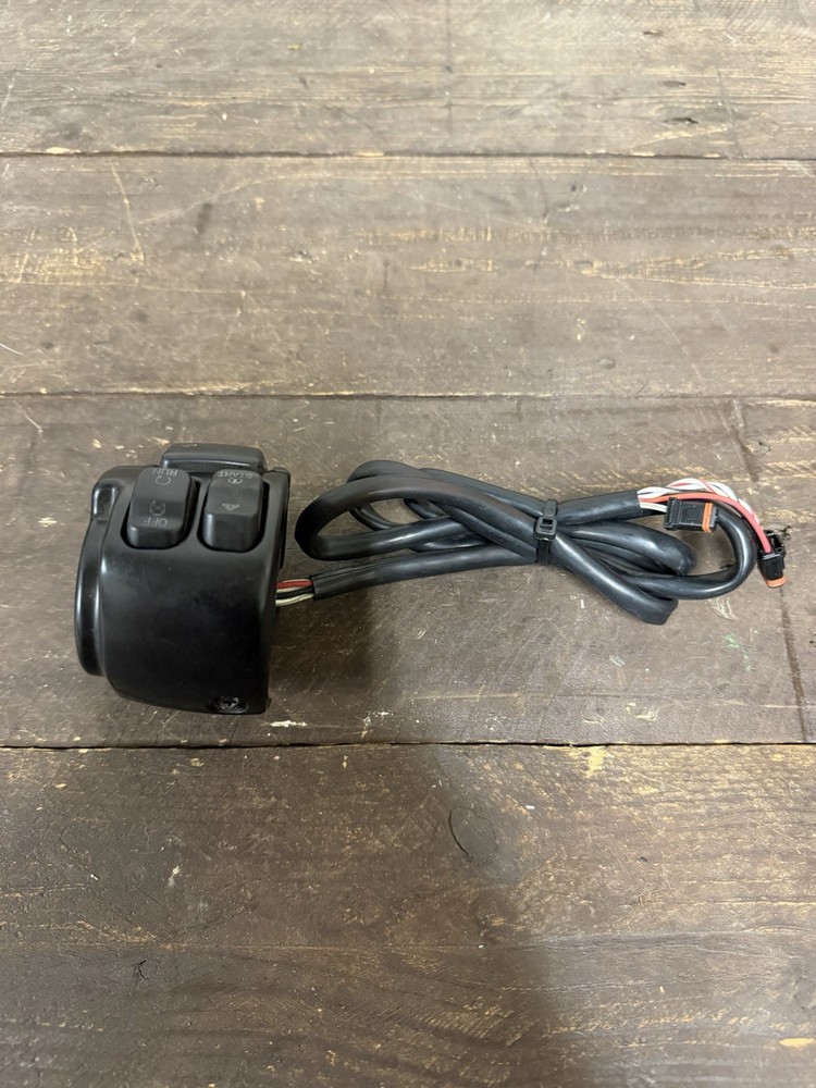2013 Harley Dyna Switchback Right Hand Control Switch Pack 72948-12 Rare