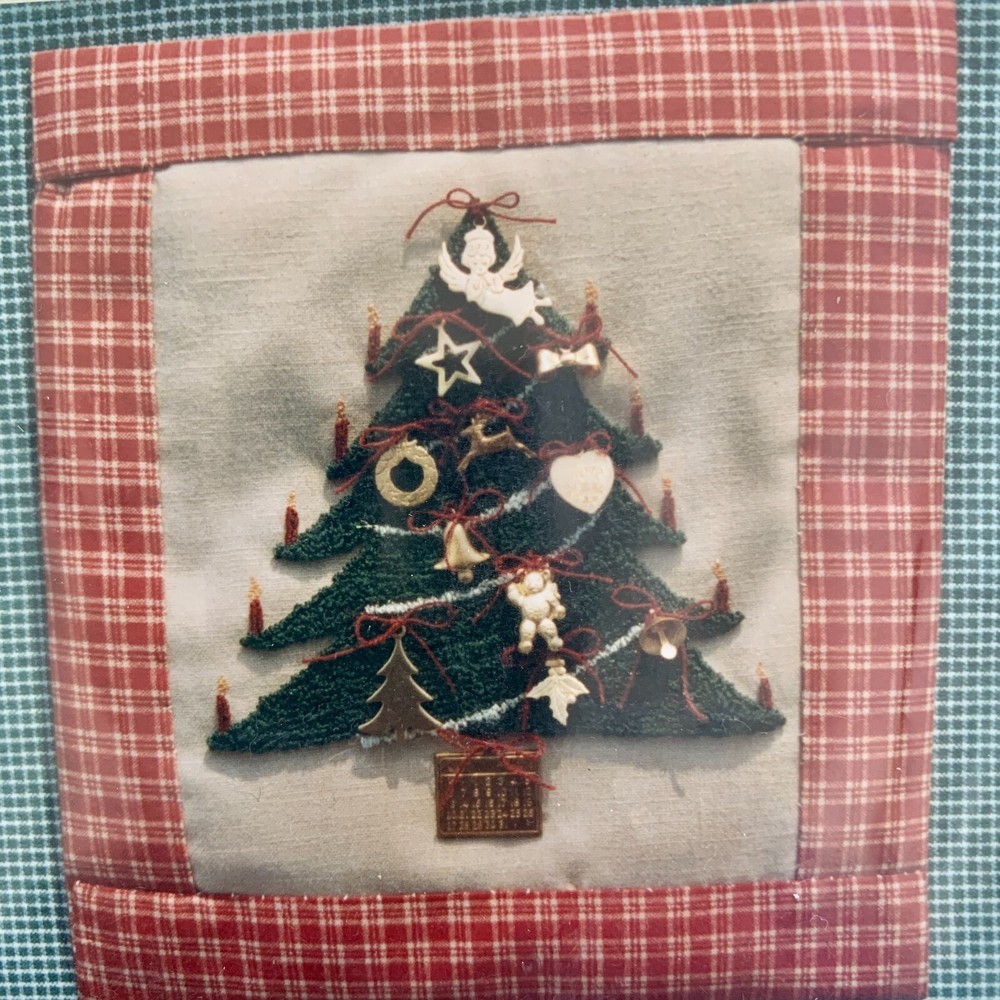 Homespun Punchneedle Designs CHRISTMAS TREE Kit by Cheryl Mihills