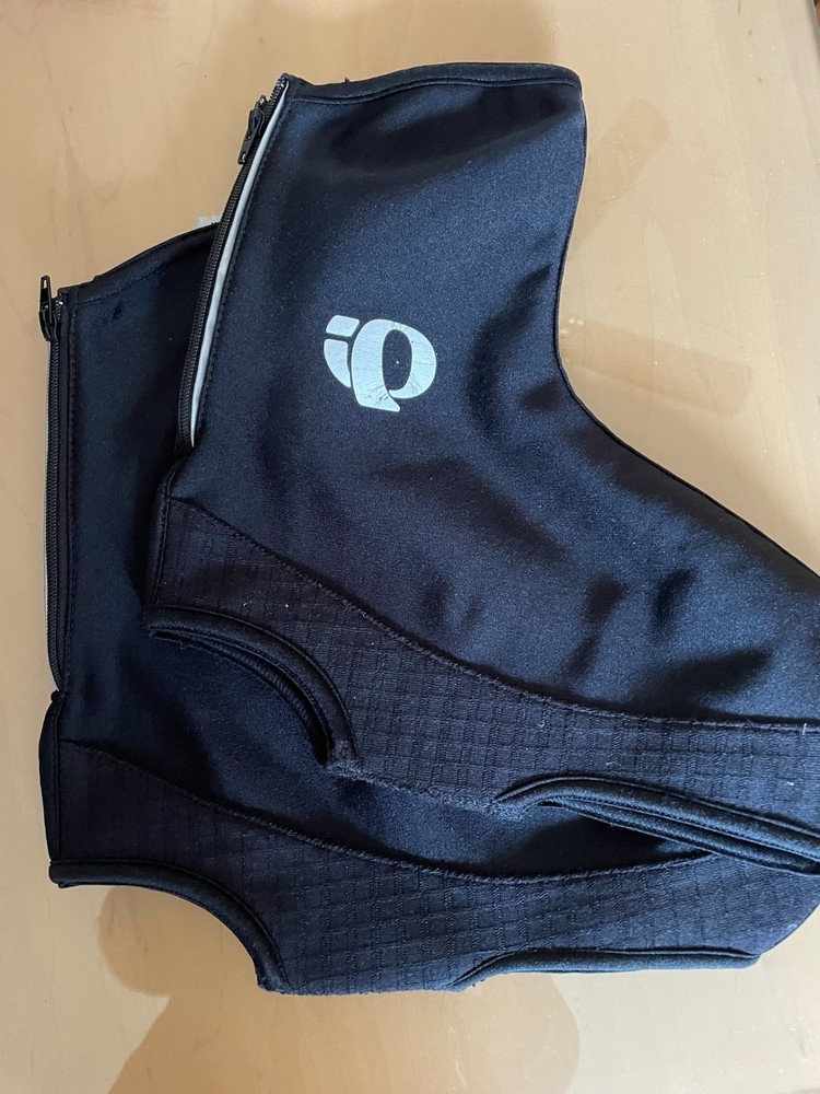 Pearl Izumi black shoe covers