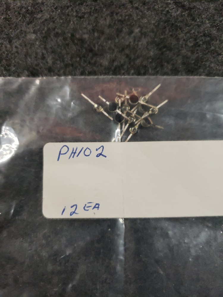 PH102 "Original" NEC Photo Transistor (1 pc) ..................(C14B1)