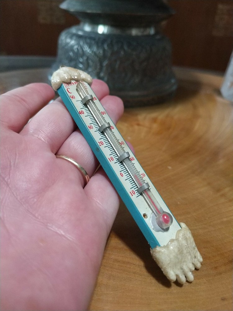 Vintage 1990 Thermometer. Winter, snow theme