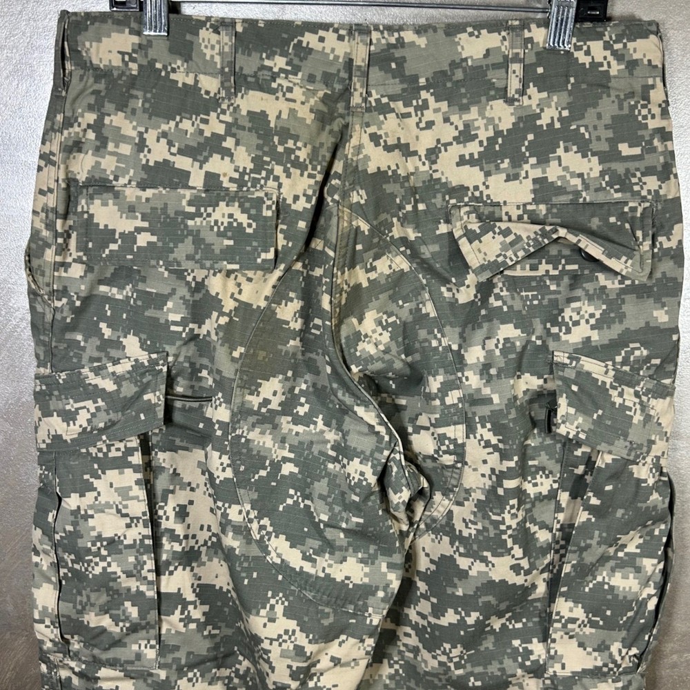 Army Combat Uniform ACU Digital Camo Cargo Pants Mens Medium Regular