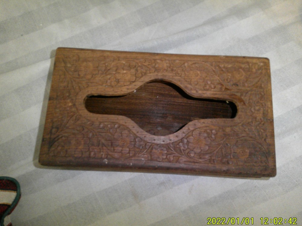 VINTAGE RED WOOD TISSUE BOX FLORAL PATTERN