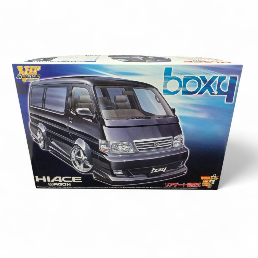 Aoshima 1/24 Hiace Plastic Model