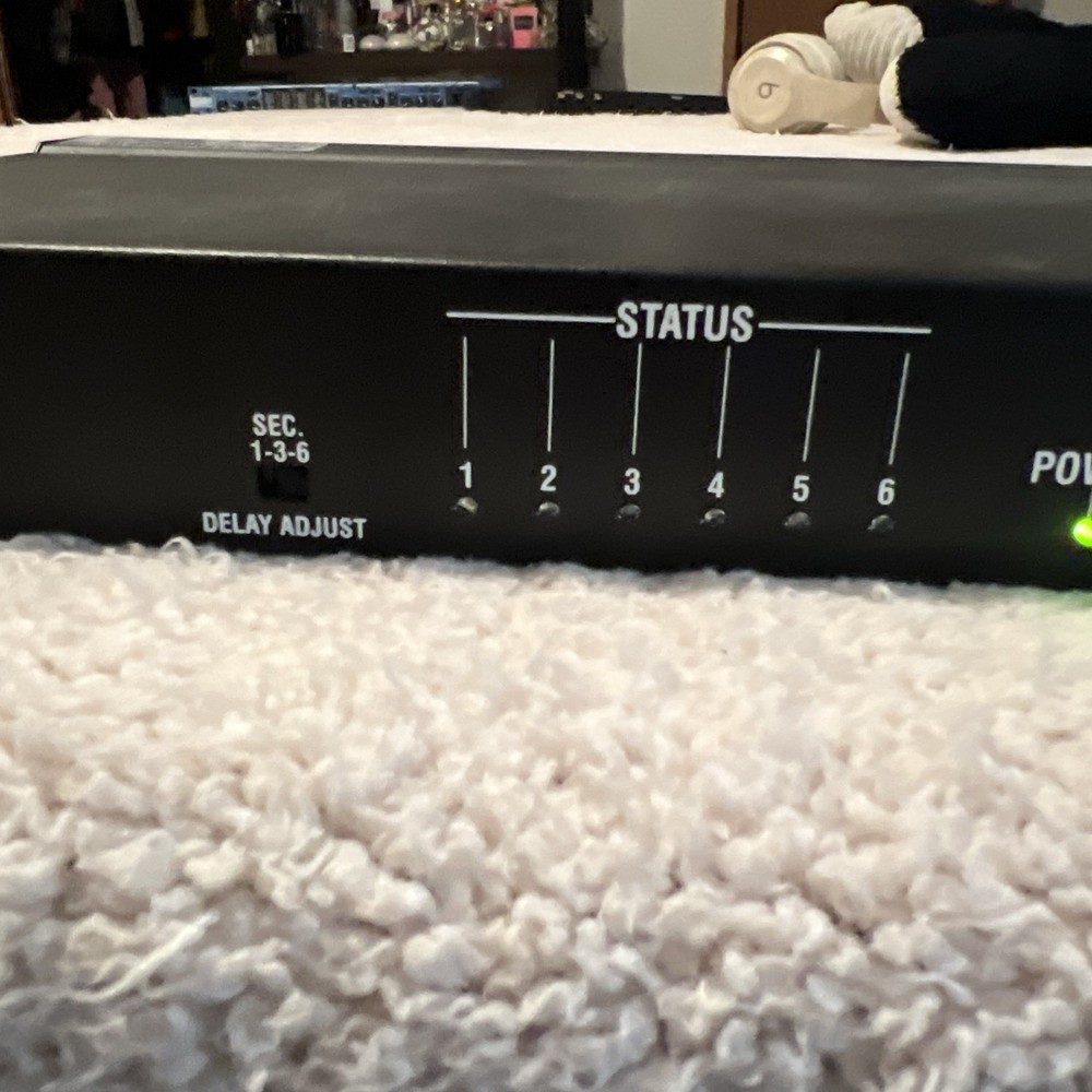 Middle Atlantic USC-6R Universal 6-Step Sequencing Controller - UNTESTED