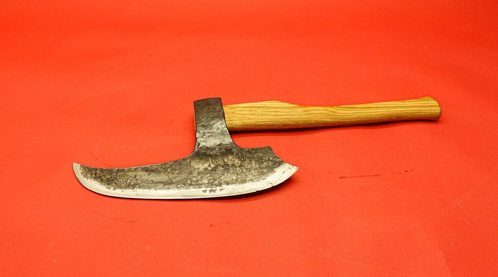 3,23 lbs goosewing bearded broad hatchet