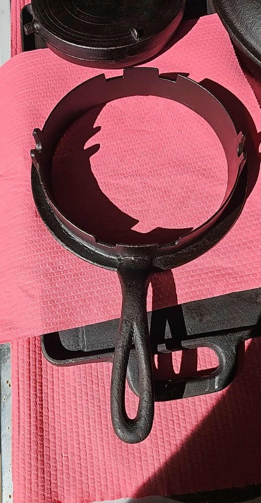 vintage cast iron waffle maker, Size 7-8, No Name