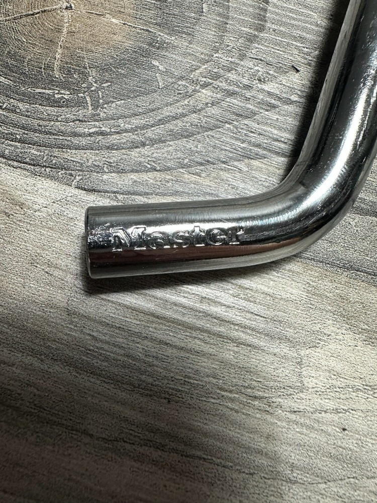 Lockable MASTER LOCK Trailer Hitch Pin With Keys