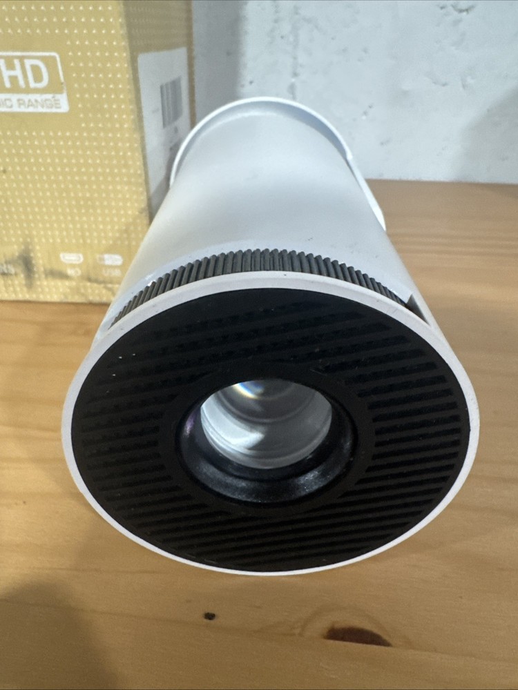 ultra hd high dynamic range projector