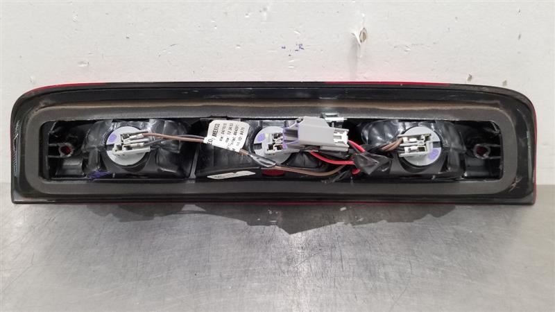 15 CHEVY SILVERADO 2500 HIGH MOUNTED STOP LIGHT 20979071