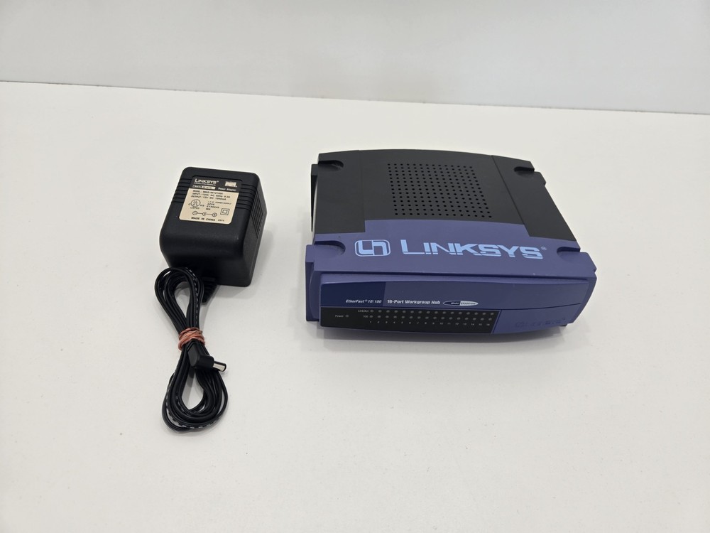 LINKSYS EFAH16W V2 EtherFast 10/100 16-Port Workgroup Hub
